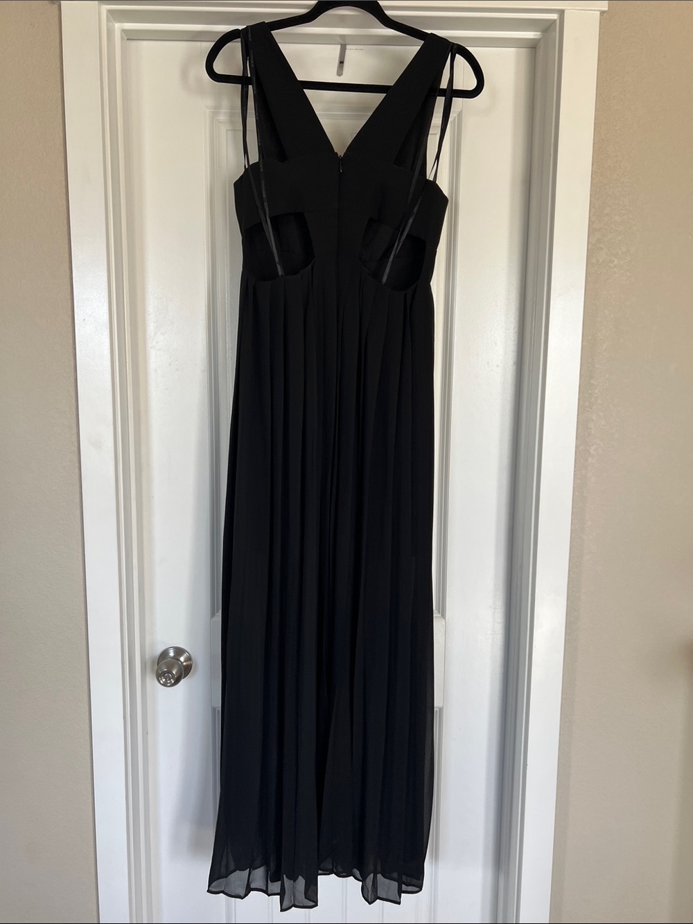 BCBGeneration White Pleated Chiffon Maxi Dress Evening Gown Size 8 - Picture 9 of 9